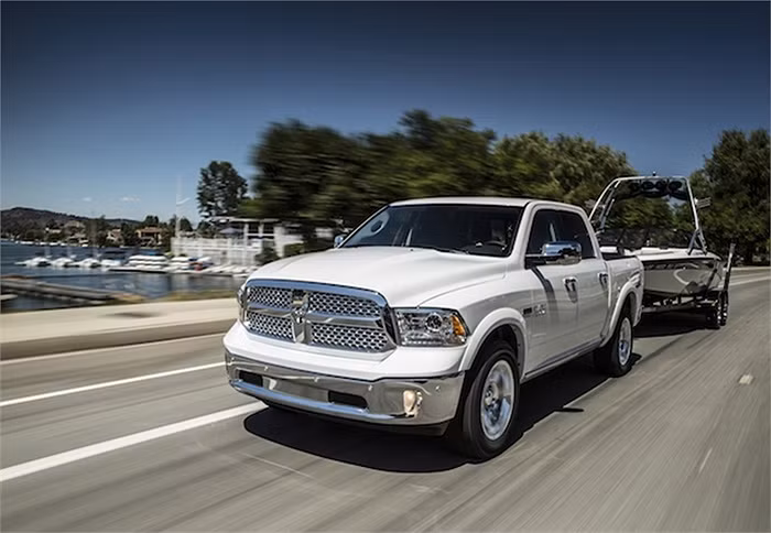 5. Ram Pickup, dòng xe bán tải đã bị đẩy lùi xuống vị trí thứ năm trong khi mức doanh số không hề nhỏ: 43.775 chiếc. 8 tháng qua, hãng này đã tung được ra thị trường 283.256 chiếc, tăng trưởng 20.7%.