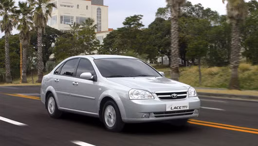 Daewoo Lacetti EX có mức giá mới 360 triệu đồng. Xe đời từ 2004 đến 2007 có giá từ 240 đến khoảng xấp xỉ trên dưới 300 triệu đồng.