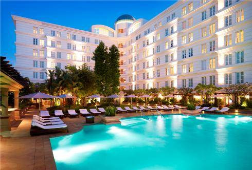 So với 2 khách sạn trên thì Park Hyatt Sài Gòn là một khách sạn 5 sao mới được hoạt động ở Việt Nam.