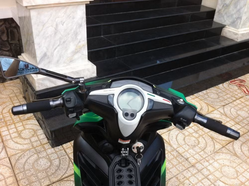 Đồng hồ Koso Ex phiên bản không kim.