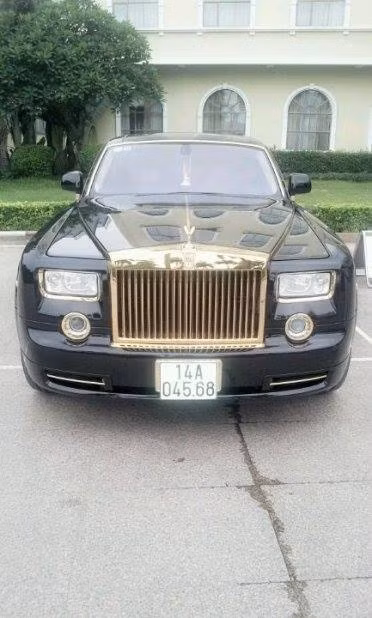 Chiếc xe hoàn thiện công đoạn mạ vàng trong 3 tuần.