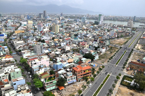 Tháng 8/2013, tại Đà Nẵng diễn ra hội nghị tổng kết Dự án đầu tư cơ sở hạ tầng ưu tiên Đà Nẵng (2008-2013). Tổng vốn đầu tư dự án này là 218,471 triệu USD, trong đó phần lớn là vốn ưu đãi đặc biệt của Ngân hàng Thế giới tại Việt Nam (WB). Dự án đã nâng cấp đô thị, cải thiện cơ sở hạ tầng môi trường và xây dựng các tuyến đường giao thông chiến lược ở thành phố.