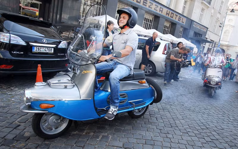 Có thể nói, Čezeta Type 506 sẽ khiến nhiều người phải ngoái lại nhìn khi xuất hiện trên phố.