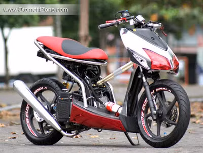 Mẫu độ khó hiểu với chiếc bình bí mật đặt ngay dưới chỗ để chân.