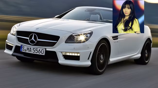 Chơi siêu xe đỉnh nhất trong nhóm có lẽ là Taeyeon bởi cô hiện đang sở hữu 2 xe sang Mercedes-benz SLK55 AMG và Sport Porsche Boxster. Mercedes-benz SLK55 AMG xuất hiện lần đầu ở triển lãm Frankfurt 2011 và có giá khoảng 70.000 USD (tương đương 1,5 tỷ đồng).