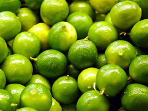 8 mặt hàng nông sản Trung Quốc thuộc diện cảnh báo bao gồm: chanh quả tươi, cam quả tươi, quýt quả tươi, nho quả tươi, hồng quả, táo, củ cải trắng, cà rốt.