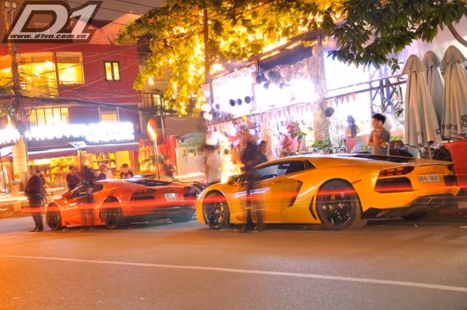 Dàn siêu xe tụ họp tại sinh nhật Minh "nhựa". Ảnh: FB.