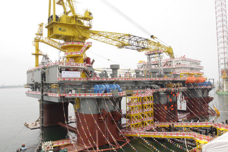 Đây cũng là giàn khoan đầu tiên trên thế giới ứng dụng công nghệ cao để khoan các giếng khoan nhiệt độ cao áp suất cao (HPHT) với công suất thiết bị chống phun (BOP) được thiết kế với áp suất làm việc lên đến 15.000 psi (tương đương 1020 ATM).