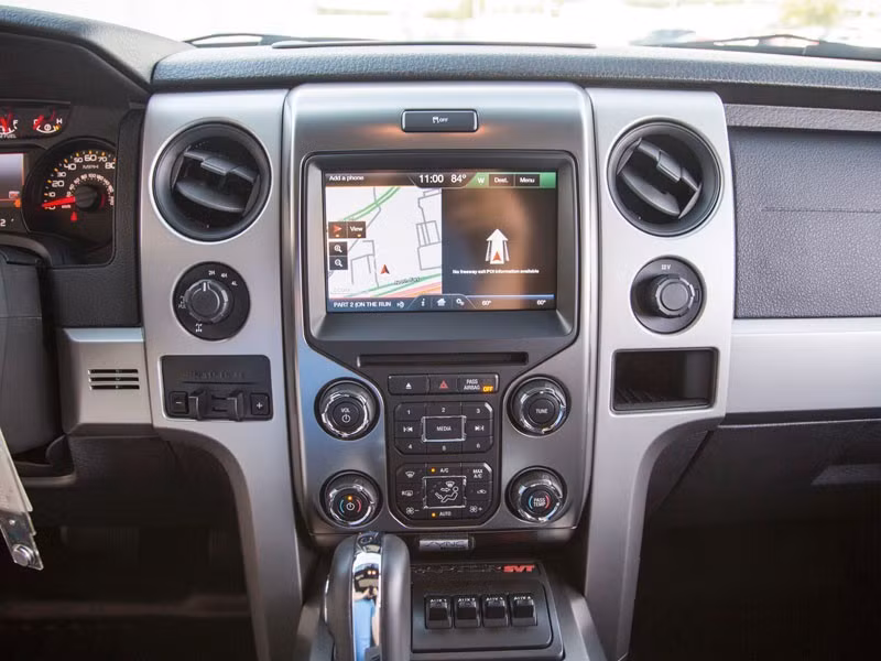 Mức tiêu thụ nhiên liệu của F-150 SVT Roush Raptor là 25,5 lít cho 100km.