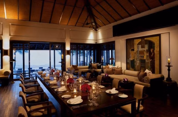 Phòng ăn sang trọng phục vụ đa dạng các món ăn của The Nam Hải.