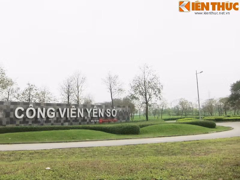 Với diện tích 323 ha phủ cây xanh, mặt hồ và các tiện ích khác, Công viên Yên Sở (quận Hoàng Mai, Hà Nội) của Tập đoàn Gamuda Berhad Malaysia được mệnh danh là công viên đô thị lớn nhất Việt Nam, lá phổi xanh lớn nhất Thủ đô. Tuy được mở cửa miễn phí để đón khách từ ngày 4/4 nhưng tới nay, khách đến với công viên này không nhiều.