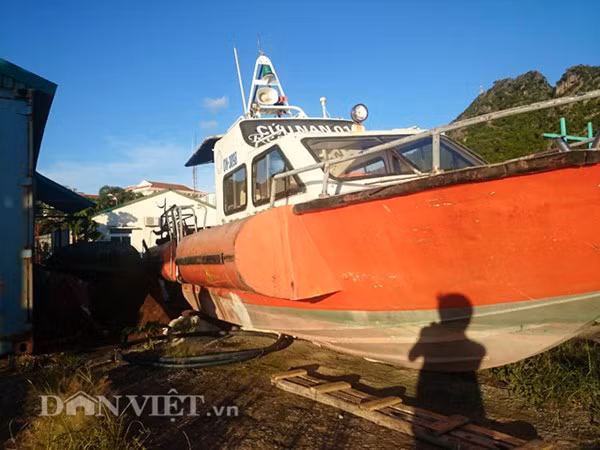 Sau hơn 11 năm đưa vào sử dụng hiệu quả, đầu năm 2014 chiếc xuồng đặc chủng này đã bị hư hỏng.