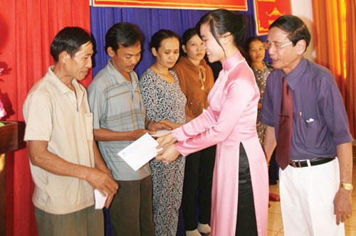 Ông Lê Ân cùng vợ cũng tích cực tham gia các chương trình từ thiện. Vị đại gia này còn lập hẳn một quỹ từ thiện mang tên Lê Ân.