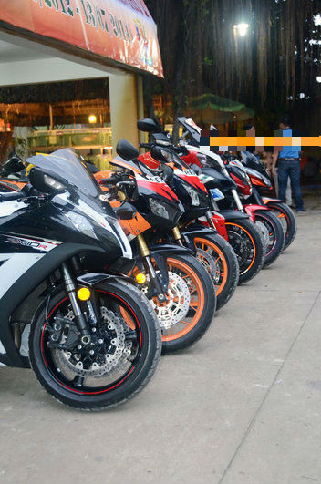 Kawasaki ZX10R mạnh mẽ, cực chất.