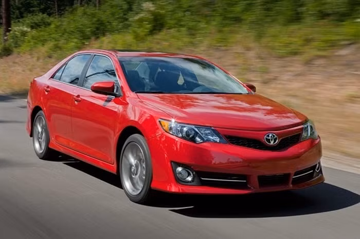 4. Toyota Camry. So với năm ngoái, doanh số của Camry giảm 1.7%, tương đương với lượng tiêu thụ trong tháng vừa qua là 44.043 chiếc. Tính tổng 8 tháng, đã có 306.471 chiếc Camry được bán ra toàn cầu.
