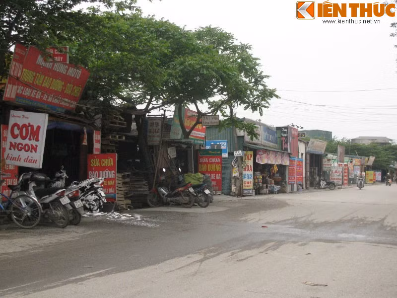 Hầu hết các căn nhà đều được dựng bằng tôn hoặc các vật liệu dễ dỡ bỏ.