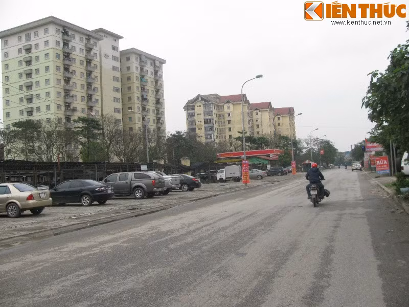 UBND quận Hoàng Mai (TP Hà Nội) cùng đại diện các nhà đầu tư vừa động thổ đoạn đường thuộc dự án đường vành đai 2,5 từ Đầm Hồng (phường Khương Đình, quận Thanh Xuân) đến đường Giải Phóng (phường Thịnh Liệt, quận Hoàng Mai). Đoạn đường dài 2,06 km, mặt cắt ngang 40 m, được đầu tư theo hình thức hợp đồng BT (xây dựng - chuyển giao) với số vốn hơn 1.300 tỷ đồng, do UBND quận Hoàng Mai cùng liên doanh nhà đầu tư: Công ty cổ phần Kinh doanh phát triển nhà và đô thị Hà Nội và Công ty TNHH Xây dựng Công trình Hoàng Hà đầu tư xây dựng.