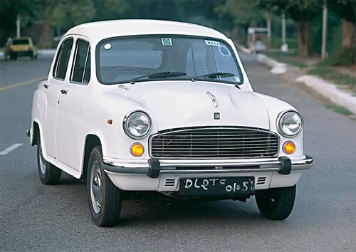 Hindustan Ambassador từng là một trong những chiến binh kỳ cựu nhất và chỉ mới bị ngưng sản xuất vào cuối tháng 5 năm nay, đánh dấu 57 năm sản xuất liên tục. Trong suốt thời kỳ dài, sản phẩm này từng là biểu tượng của ngành sản xuất xe hơi Ấn Độ và đã từng chiếm 70 - 80 % số lượng xe chạy trên đường tại Ấn Độ. Đó cũng là thời kỳ vàng son mà những khách hàng ở nước này phải đợi đến 1 năm để được nhận xe đã đặt mua.