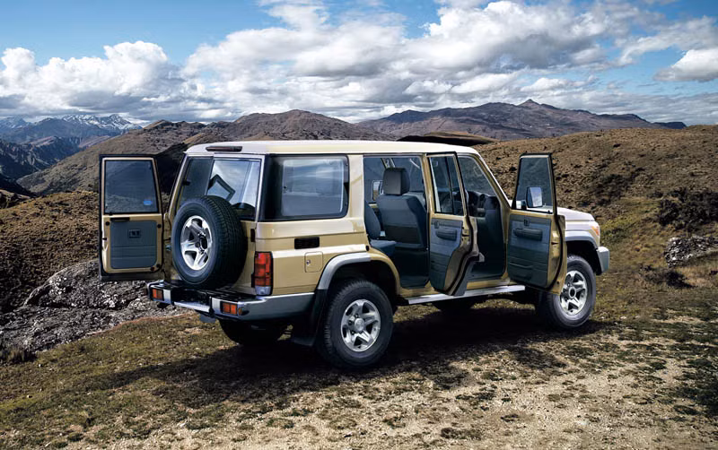 Mẫu xe này ngừng sản xuất tại Nhật Bản từ năm 2004 mặc dù khách hàng tại thị trường này vẫn muốn đặt mua với số lượng lớn đơn đặt hàng khoảng 200 chiếc/tháng.