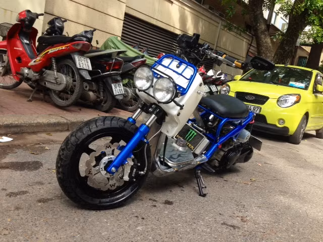 Chiếc thứ 2 được độ với bộ dĩa trước Megapro...