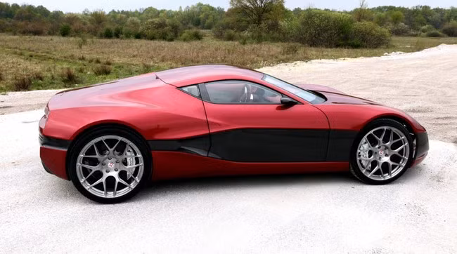 Concept 1 sử dụng hệ thống bánh lái mang tính cách mạng, mỗi bánh xe được điều khiển riêng biệt.