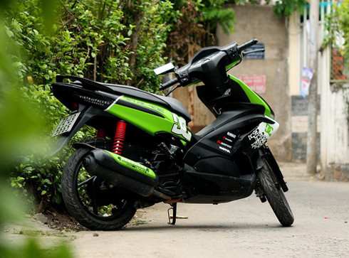 Còn đây là phiên bản DC Shoes.