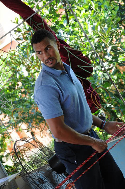 Căng dây để đảm bảo khu vực an ninh.