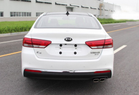 Thông tin nội thất của xe không được tiết lộ nhưng nhìn vào hình ảnh xe có thể thấy K4 được trang bị khá sang trọng, đầy đủ...