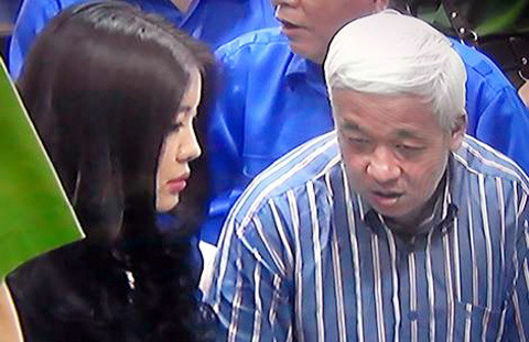 Bà Lan là người phụ nữ duy nhất trong trái tim ông bầu chung thủy, cũng là người luôn sát cánh bên chồng trong mọi hoàn cảnh và luôn dành cho chồng những lời động viên sâu nặng nhất.