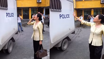 Bà Phương cũng không quên gửi đến chồng những nụ cười, nụ hôn gió và căn dặn chồng nhớ viết đơn xin ân giảm. Nụ hôn gió của bà Phương dành cho ông Dũng khiến dư luận cảm động trước tình yêu không thay đổi của người vợ dành cho chồng.