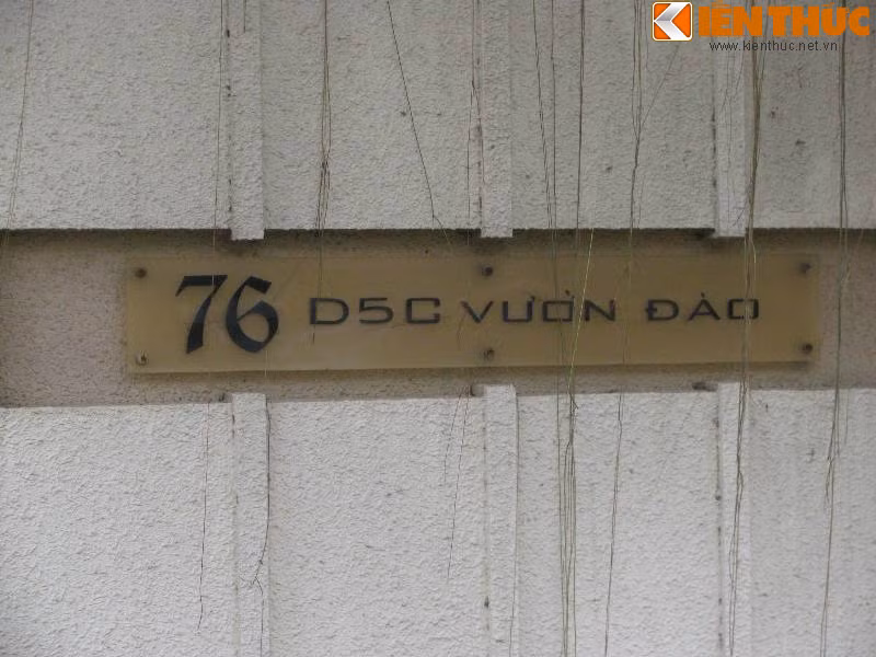 Kiểu gắn số nhà trên biển nhựa cứng bắt gặp nhiều ở biệt thự Vườn Đào.