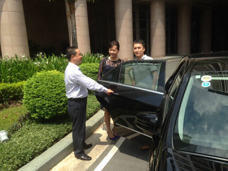 Đến nay, Uber đã có mặt tại 132 thành phố lớn trên thế giới và mới đặt chân tại thị trường Việt Nam với tên gọi đơn thuần là dịch vụ "đi nhờ" xe sang với giá bình dân.