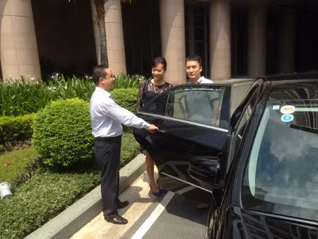 Đến nay, Uber đã có mặt tại 132 thành phố lớn trên thế giới và mới đặt chân tại thị trường Việt Nam với tên gọi đơn thuần là dịch vụ "đi nhờ" xe sang với giá bình dân.