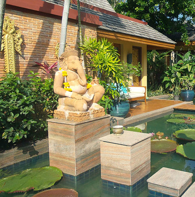 Các villa mang đậm phong cách Thái, tạo cảm giác thư thái và giúp khách tận hưởng không khí trong lành.