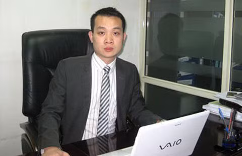 Đỗ Hữu Hậu (sinh năm 1984) là con trai của ông Đỗ Hữu Hạ, Chủ tịch Tập đoàn Hoàng Huy. Doanh nhân trẻ này hiện đang giữ chức thành viên HĐQT của Công ty Hoàng Huy và sở hữu lượng cổ phiếu trị giá hơn 200 tỷ đồng.