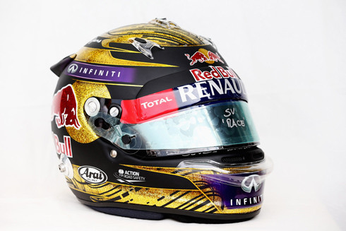 Chiếc mũ bảo hiểm của nhà đương kim vô địch giải đua xe F1 Sebastian Vettel được mang ra bán đấu giá để làm từ thiện.