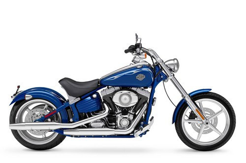 Harley Davidson Rocker có giá bán 130.000 USD (khoảng 2,8 tỷ đồng), được thiết kế cẩn thận tới từng chi tiết bởi một công ty nổi tiếng của Đức.