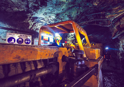 Tháng 10/2013, Tập đoàn Besra hoàn thành nâng cấp đập thải 1 - giai đoạn 2 tại hệ thống đập chứa thải Nhà máy Vàng Phước Sơn sau hơn 6 tháng thi công. Tổng giá trị nâng cấp đập thải 1 - giai đoạn 2 lên đến gần 40 tỷ đồng.