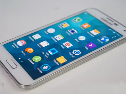 Nhiều chương trình khuyến mại cho khách hàng khi đặt mua Galaxy S5.