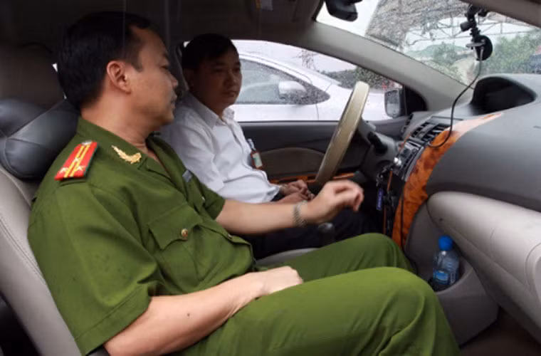 Về phương tiện, Trung tâm đã bỏ ra trên 1,5 tỷ đồng để đầu tư dàn xe Toyota Vios hoàn toàn mới (sản xuất từ năm 2011) để phục vụ công tác học và sát hạch cấp GPLX.