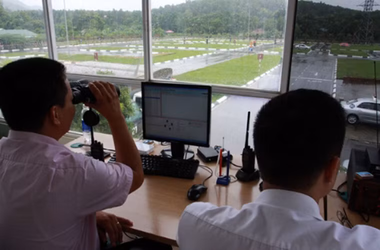 Để thực hiện Quy Chuẩn 40 (Thông tư 18 của Bộ GTVT), bãi tập và sát hạch cấp Giấy phép lái xe (GPLX) thuộc Trung tâm dạy nghề đào tạo và Sát hạch lái xe thuộc Đại học PCCC được hiện đại hóa và nâng cấp mới.