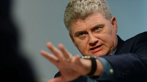 Thân sinh của "người thổi còi" Edward Snowden, Lon Snowden.