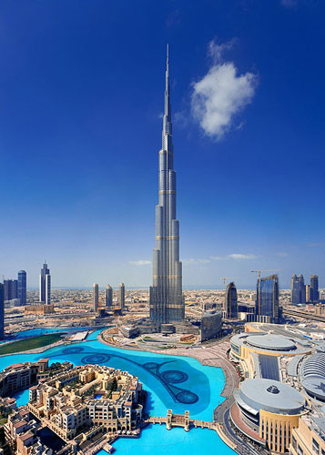 Tòa nhà cao nhất thế giới Burj Khalifa – điểm ngắm toàn cảnh thành phố Dubai xa hoa và lộng lẫy.