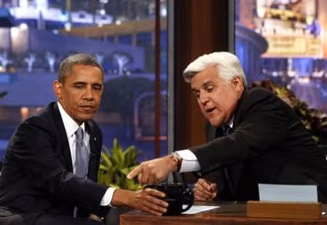 Tổng thống Obama xuất hiện trong chương trình "The Tonight Show" của Đài NBC với người dẫn chương trình Jay Leno.