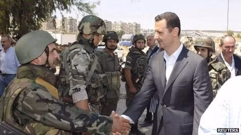 Tổng thống Assad gặp gỡ động viên tinh thần quân đội.