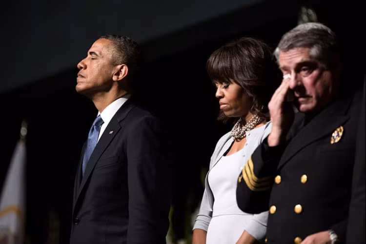 Tổng thống Barack Obama và Đệ nhất phu nhân Michelle Obama trong lễ tưởng niệm các nạn nhân thiệt mạng trong vụ nổ nhà máy phân bón ở Texas ngày 25/4/2013.