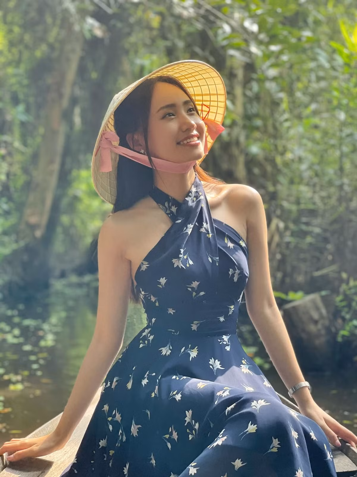 BTV Xuân Anh xinh đẹp với hình ảnh mới. "Em của hiện tại", cô viết.