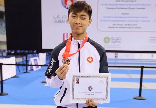 Sao nhí Hong Kong trở thành kiếm thủ thi đấu tại Olympic ảnh 2