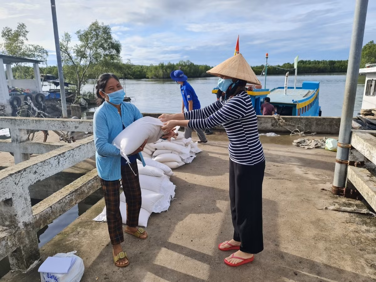 TP HCM chi khan 3,9 ty ho tro nguoi yeu the o TP.HCM