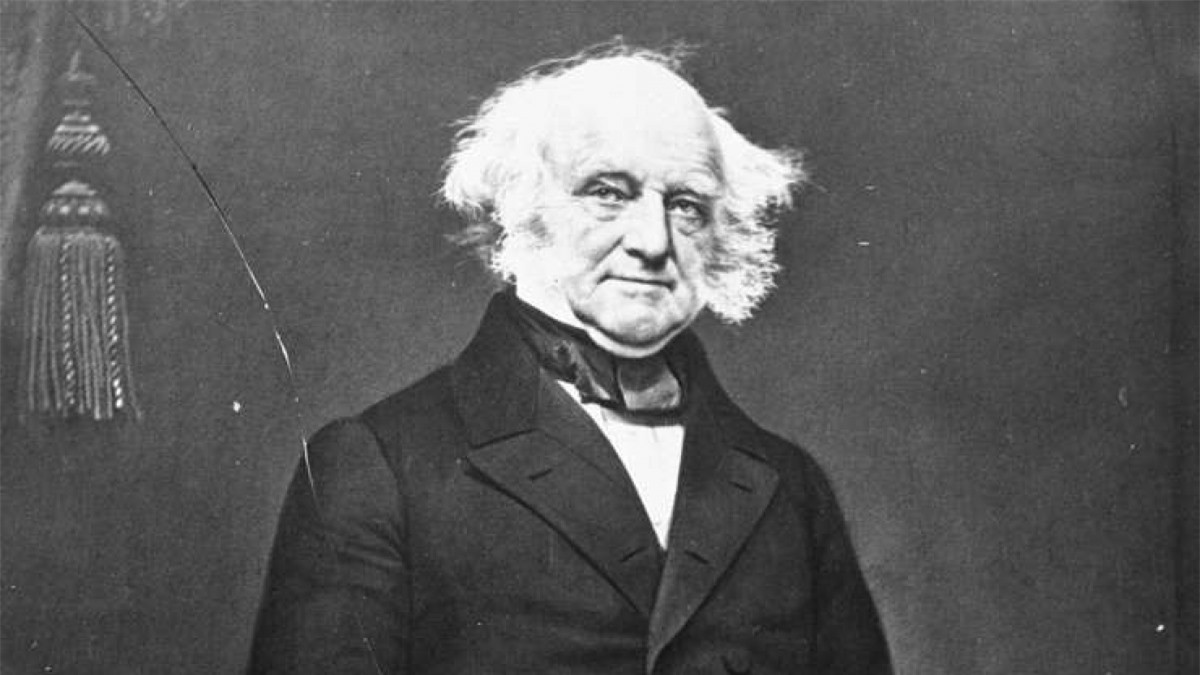 Martin Van Buren (1782-1862): Từ "OK" phổ biến ngày nay được cho là xuất phát từ chiến dịch tái tranh cử của Martin Van Buren vào năm 1840. Ông Van Buren có một biệt danh là Old Kinderhook bởi ông sinh ra ở Kinderhook, New York. Những người ủng hộ ông vì thế thường sử dụng cách viết tắt của cái tên này là OK trong suốt chiến dịch vận động tranh cử.